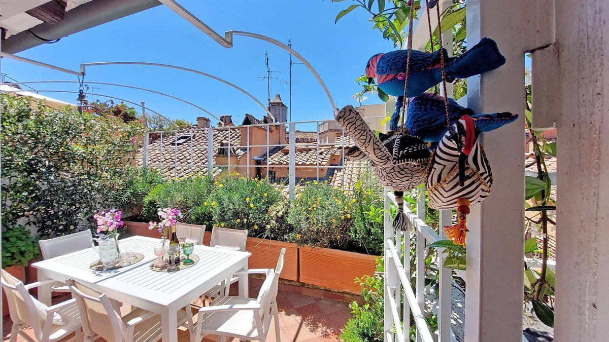 Rione V Ponte Apartment | Di Panico, Magical Navona Duplex With Terrace By Halldis