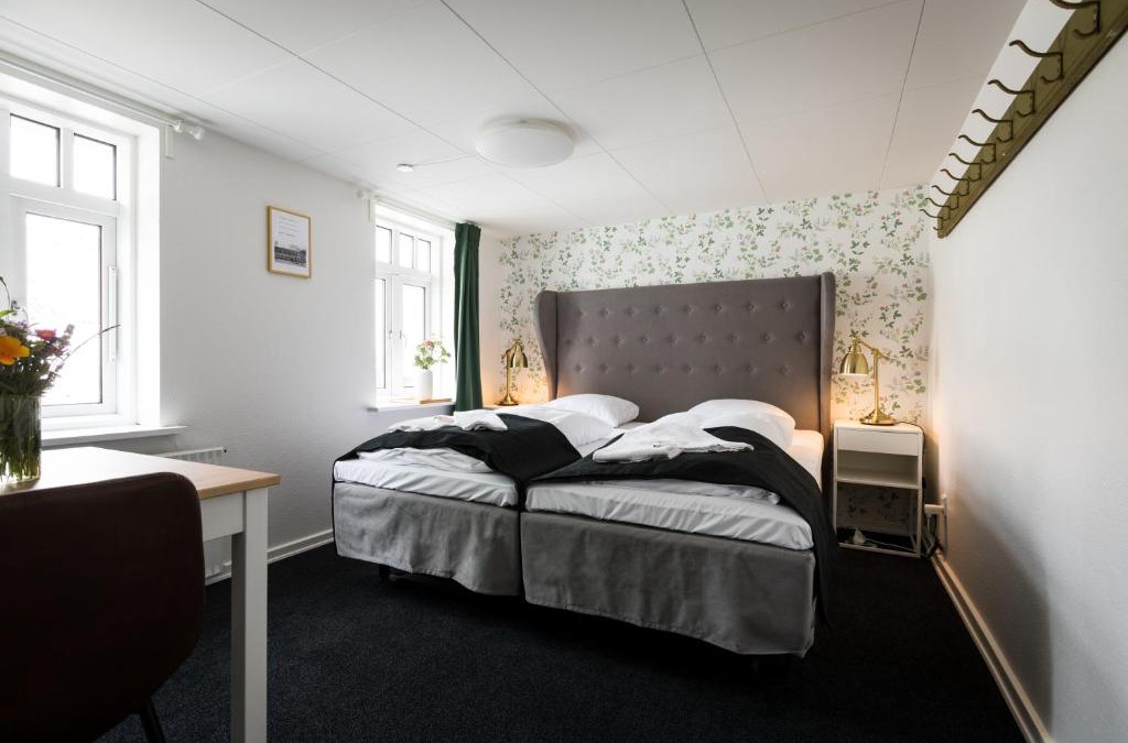 Give Hotel | Diagonalkroen