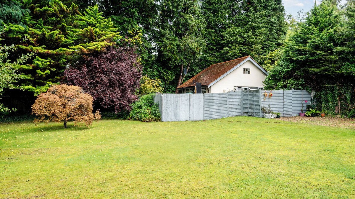 Crowthorne Hotel | Dial House Hotel