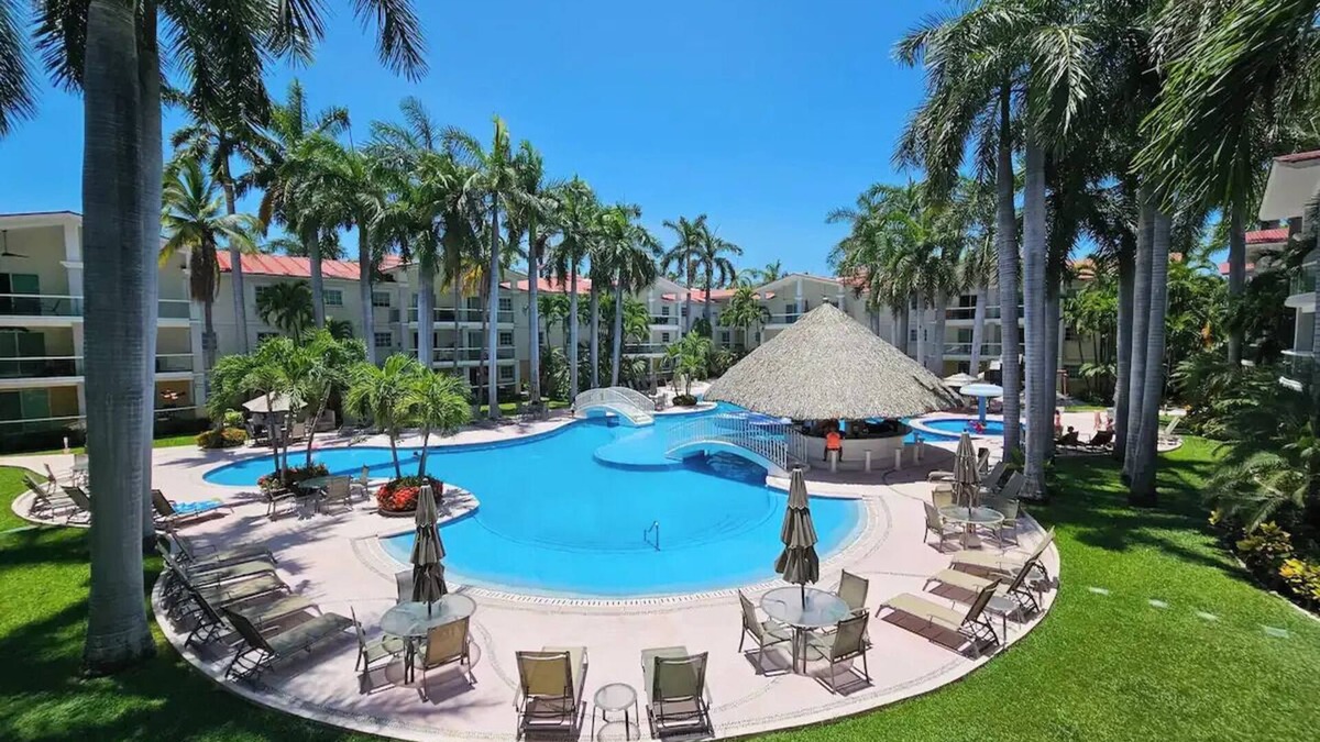 Puerto Marques Apartment | Diamante Lakes Condominium, across the street from Arena GNP