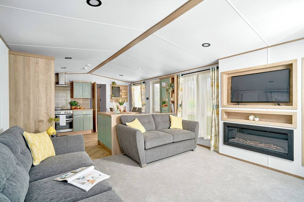 Aberystwyth House | Diamond 3 Bed Caravan Hot Tub