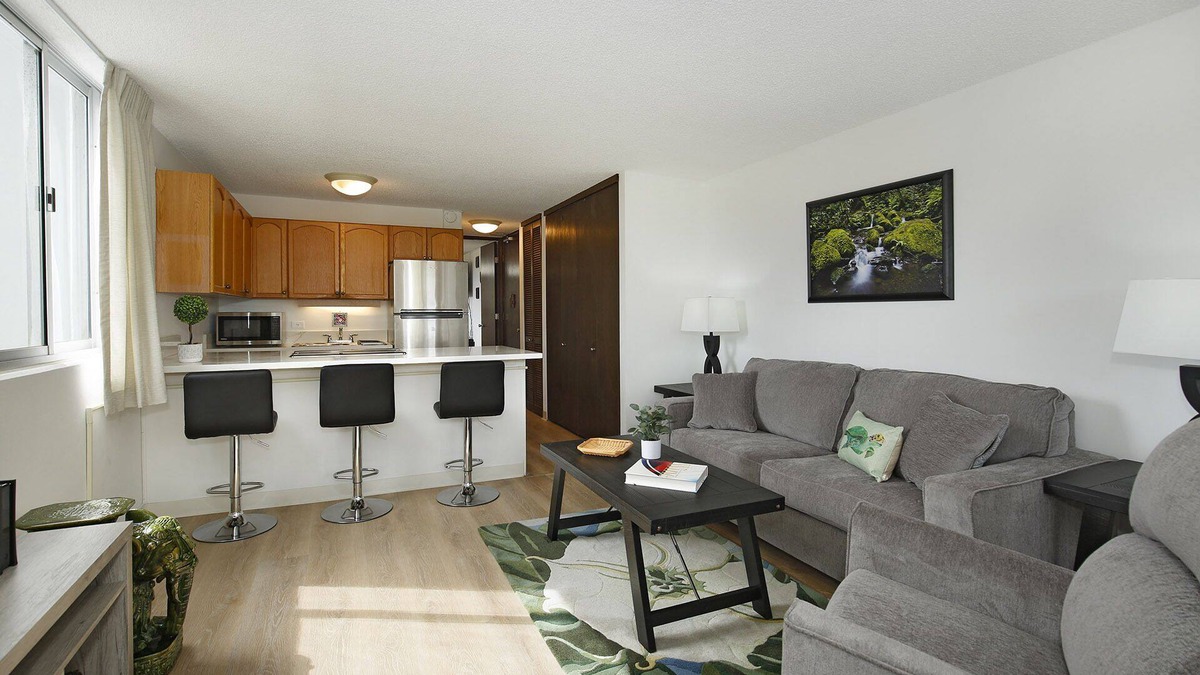 Waikiki Condo | Diamond Head View Renovated Corner Unit, AC, W/D, FREE Wi-Fi & Parking!