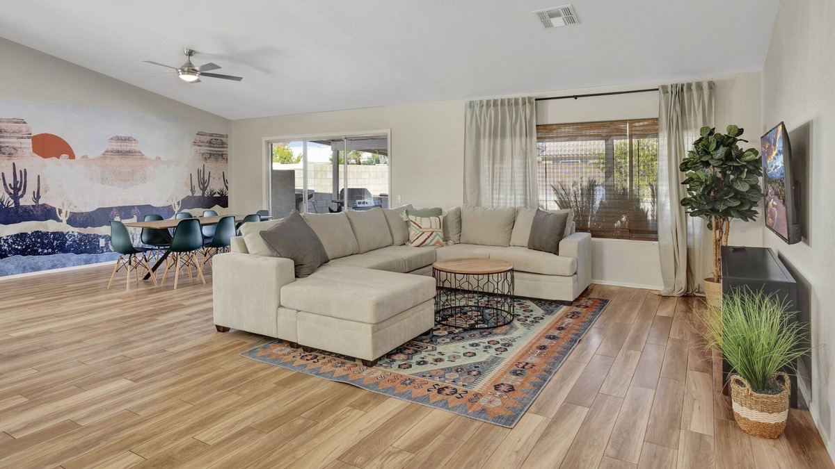 Chandler House | DIAMOND IN THE DESERT 💎 Chandler's Spacious Getaway 🌟