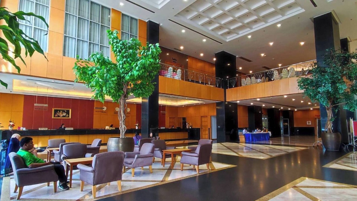 Makham Tia Hotel | Diamond Plaza Hotel Suratthani