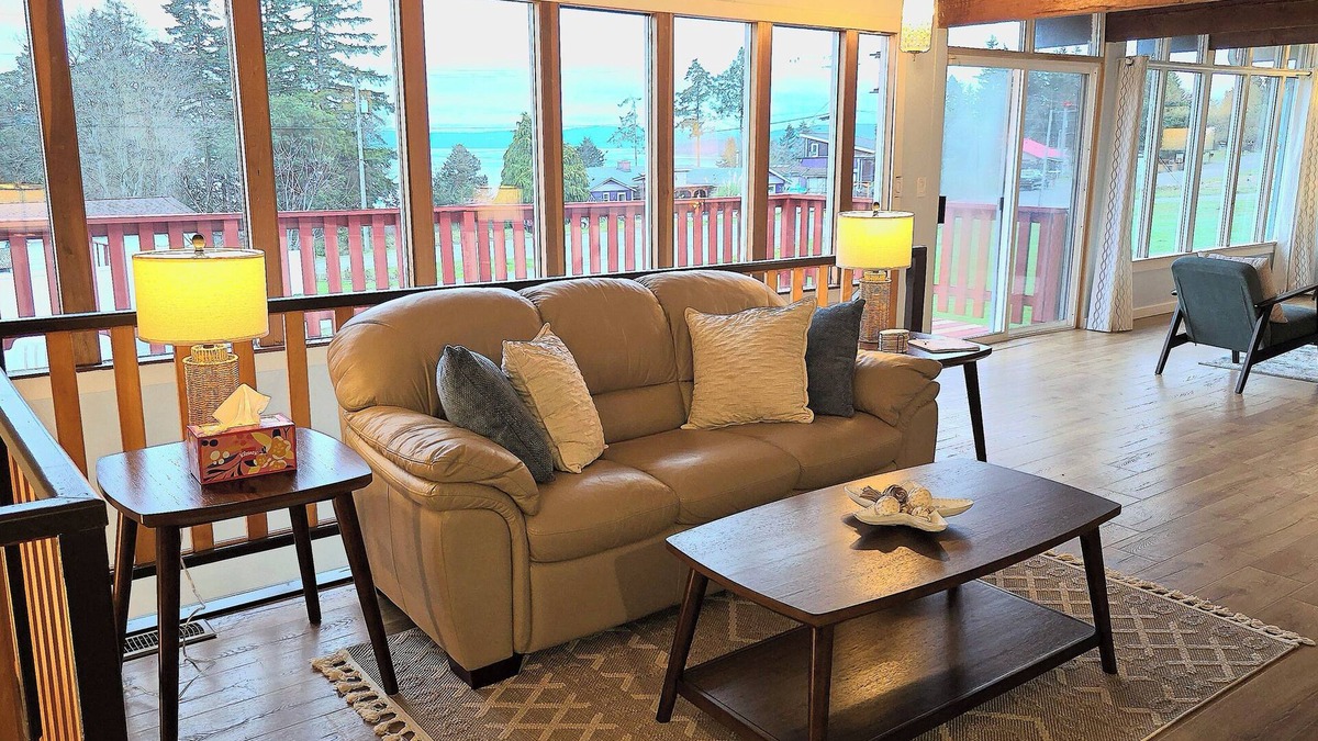 Diamond Point House | Diamond Point Escape~ Peaceful retreat, Water Views, King Bed & Arcade Game Room