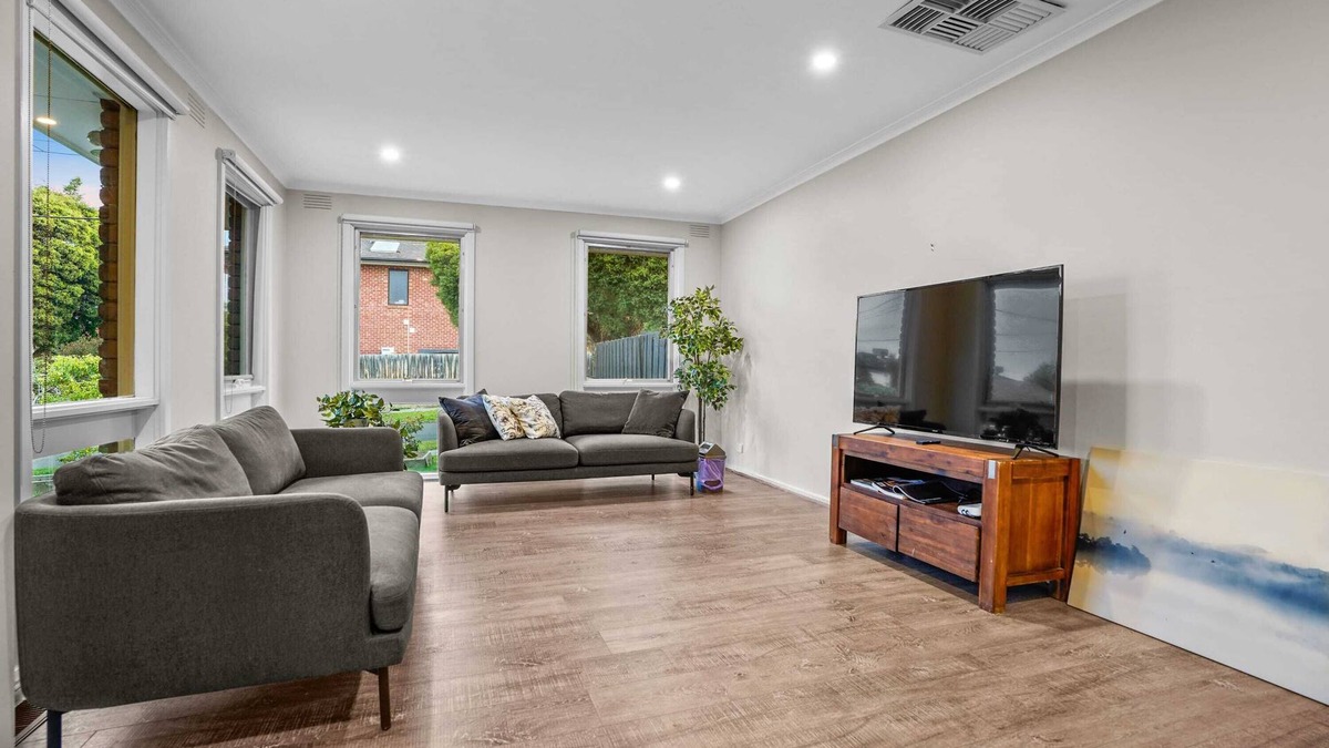 Glen Waverley House | 'Diamond' Quality Family Home in Glen Waverley
