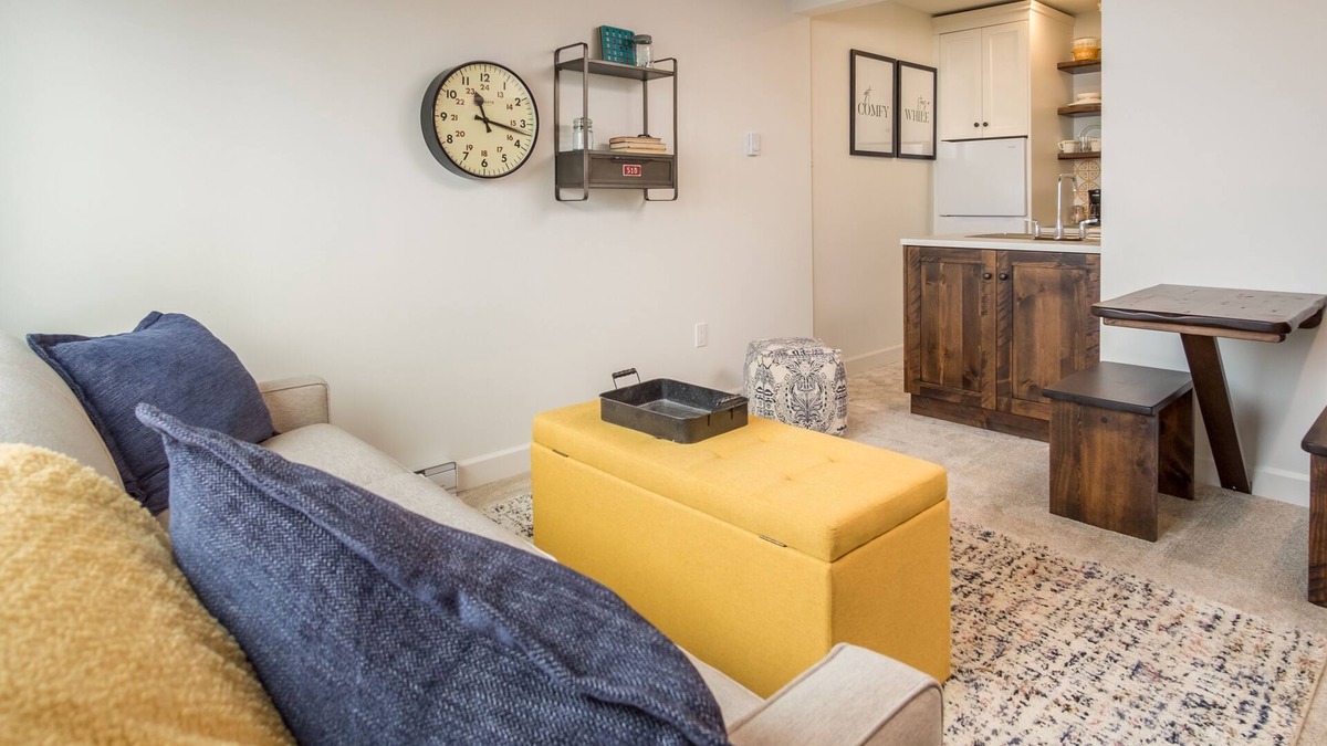 Courtenay House | Dicky Bird Mount Washington Village