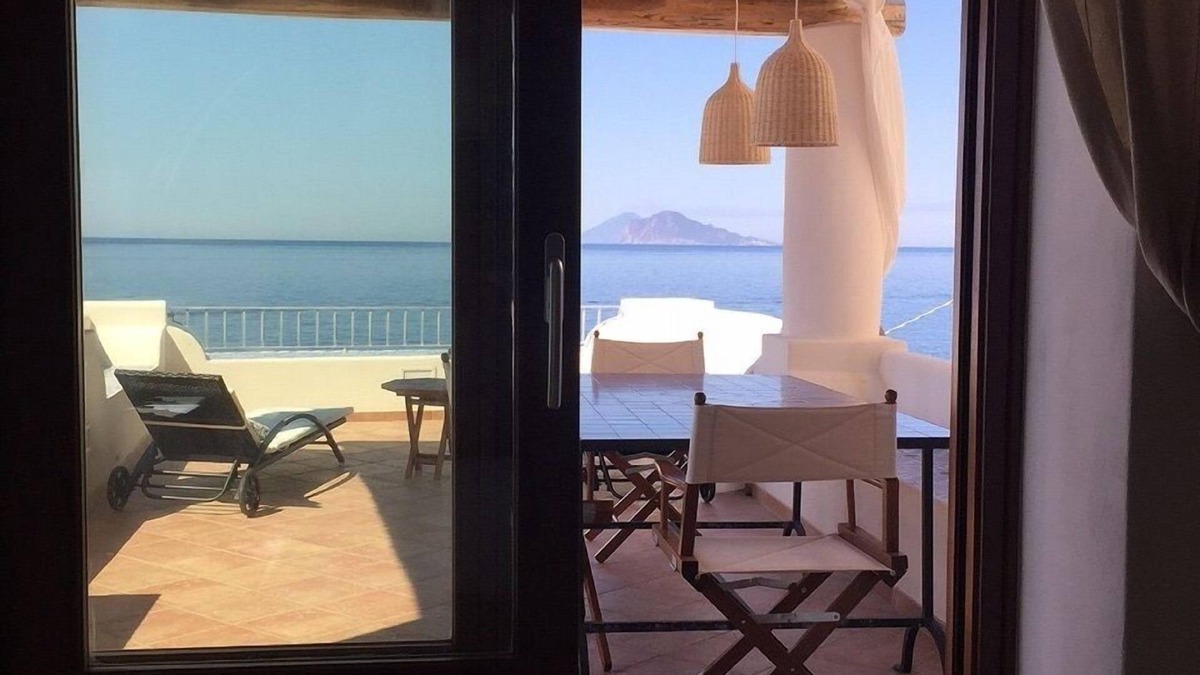 Acquacalda Apartment | Didyme - Comfortable flat on the beach with terrace and island views - Wifi