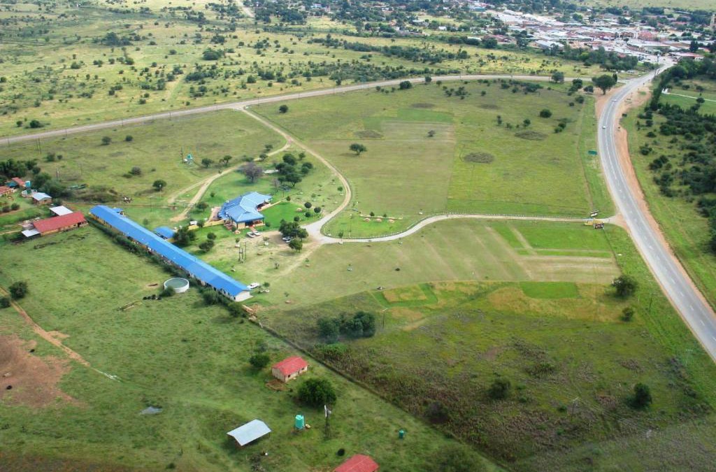 Maquassi Hills House | Die Geel Huis Guesthouse