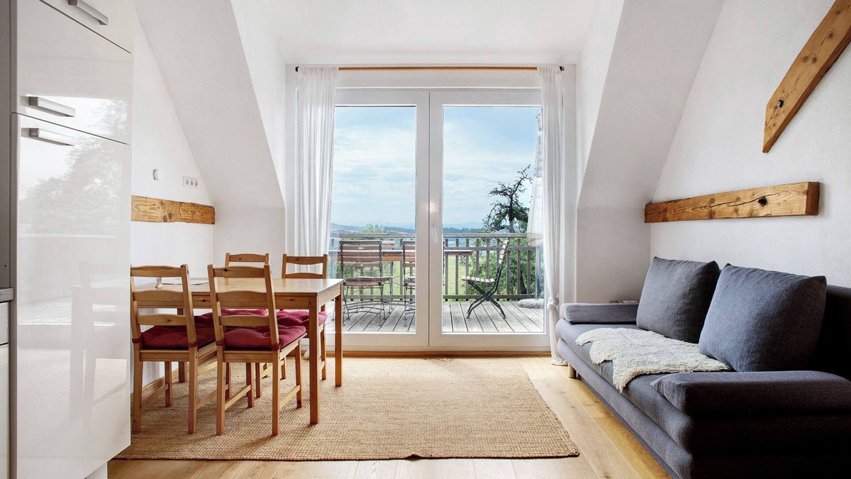 Deggenhausertal Apartment | 'Die Mittlere Ferienwohnung, 45qm' with Balcony