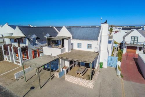 Paternoster House | Die Veldmuis