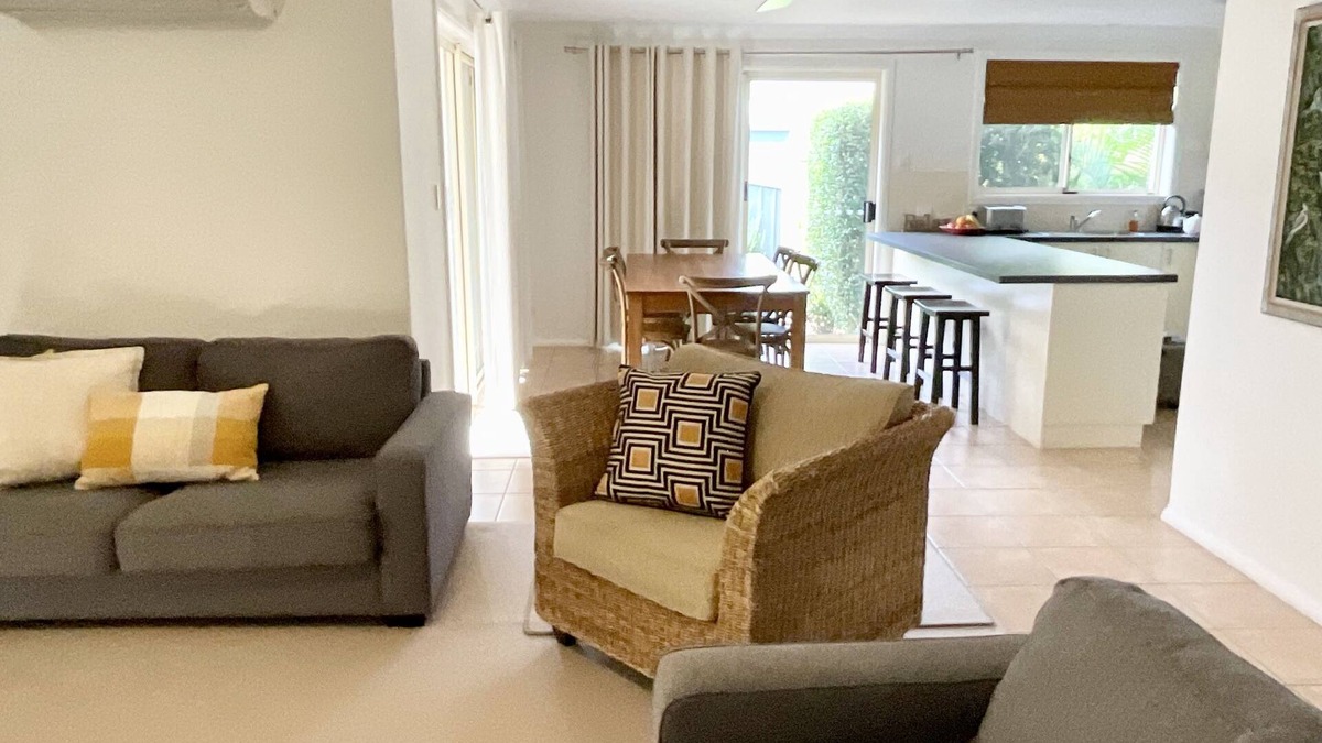 Coffs Harbour House | Diggers Beach Hideaway, Coffs Harbour - Prime beachside location