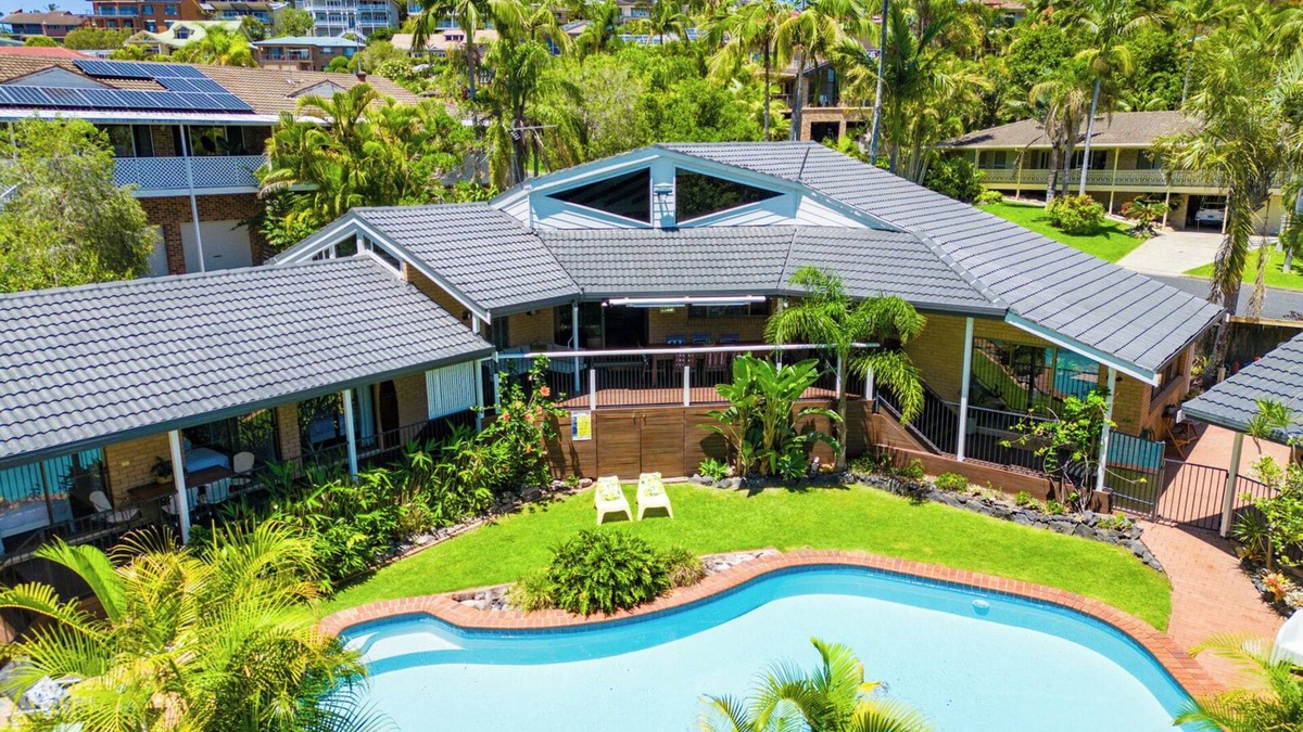 Coffs Harbour House | Diggers Beach Surf House, Pool, Pet Friendly