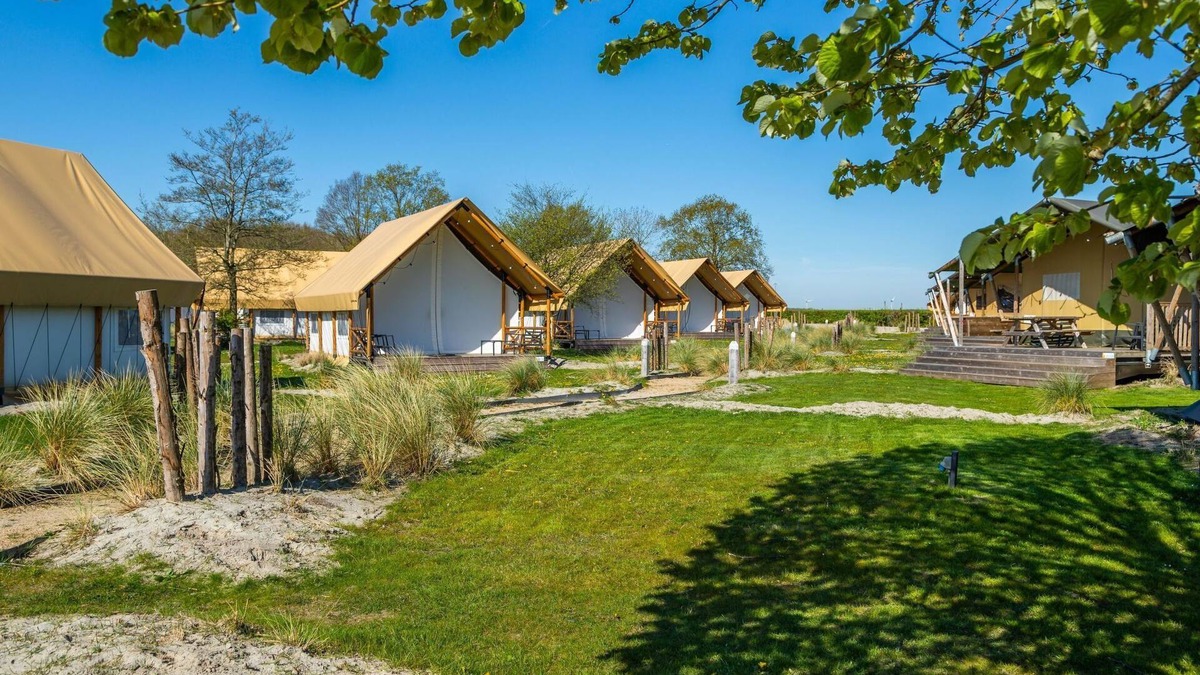 Biddinghuizen House | Dijkvilla 12 by Interhome