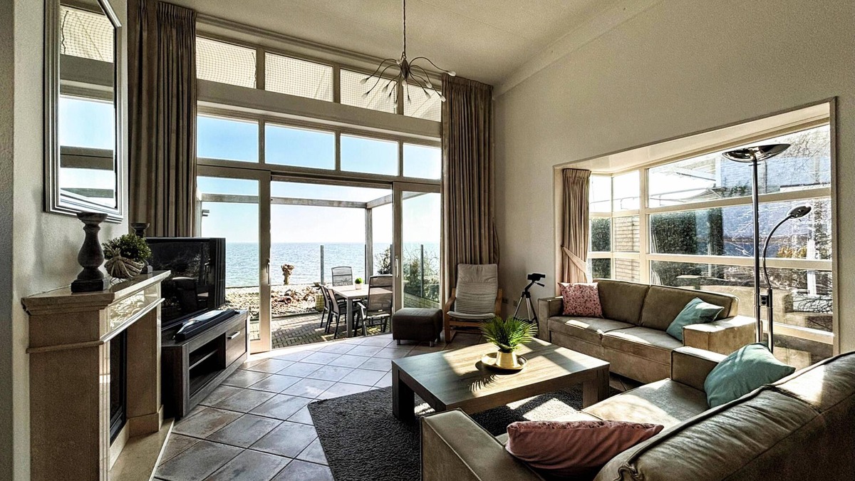 Makkum Villa | Dike villa in Makkum overlooking the IJsselmeer