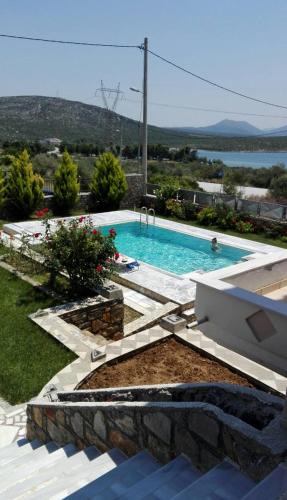 Kymi-Aliveri Villa | Dimitris Vaso’s Villa with Sea and Mountain View!