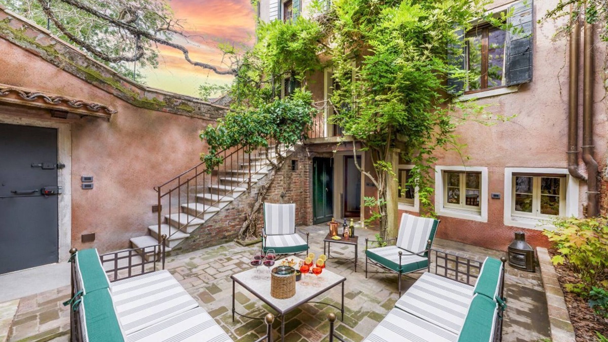 Dorsoduro Villa | Dimora Sabion - Five Bedroom Villa, Sleeps 12