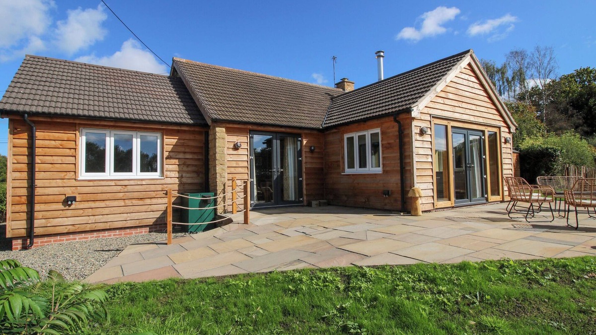 Clows Top Cottage | DINGLE, family friendly, with open fire in Cleobury Mortimer