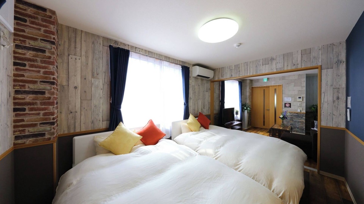 Chikusa Ward Apartment | Dining on a spacious terrace Floor area 71 Proje/Nagoya Aichi
