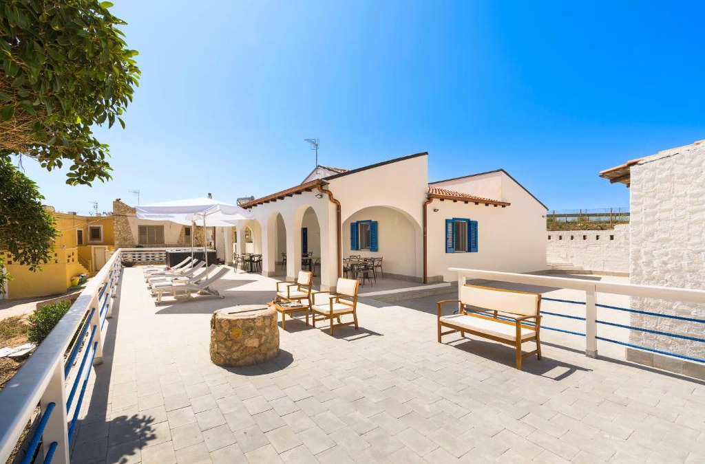 Lampedusa Bed & Breakfast | DipintodiBlu Charming House