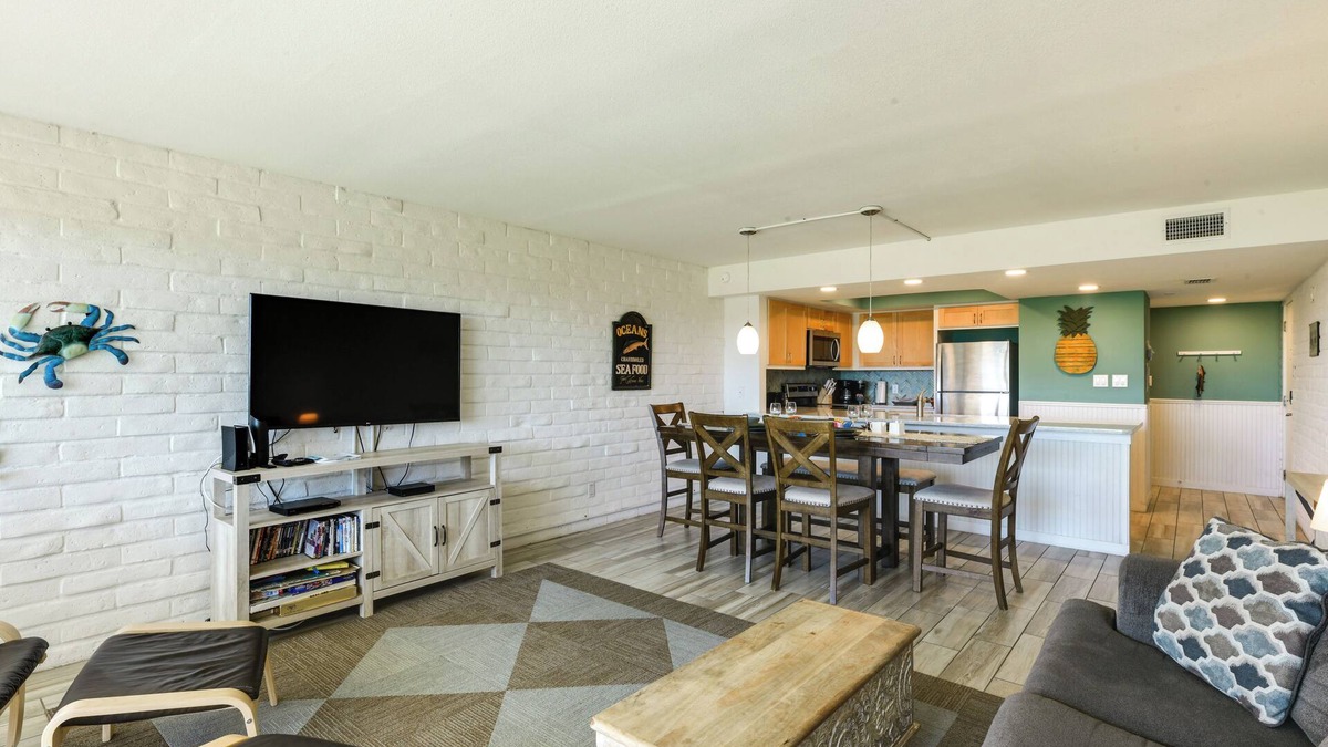 Port Aransas Condo | Direct Beach Access: Sunny Port Aransas Condo