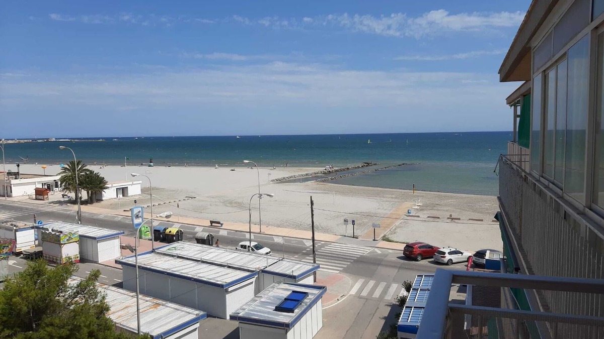 Santa Pola Apartment | ✩ direct beach location ✩ family friendly ✩ Netflix