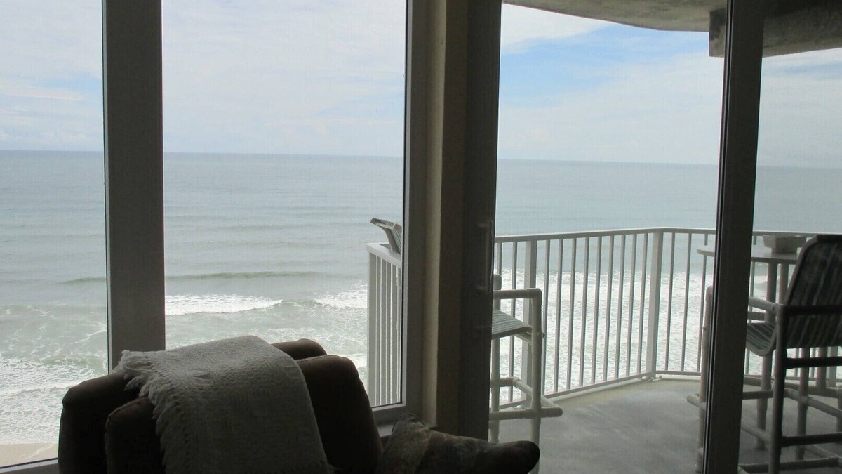 Daytona Beach Shores Condo | DIRECT OCEANFRONT 2B/2B ON THE NO DRIVE BEACH GATED GARAGE