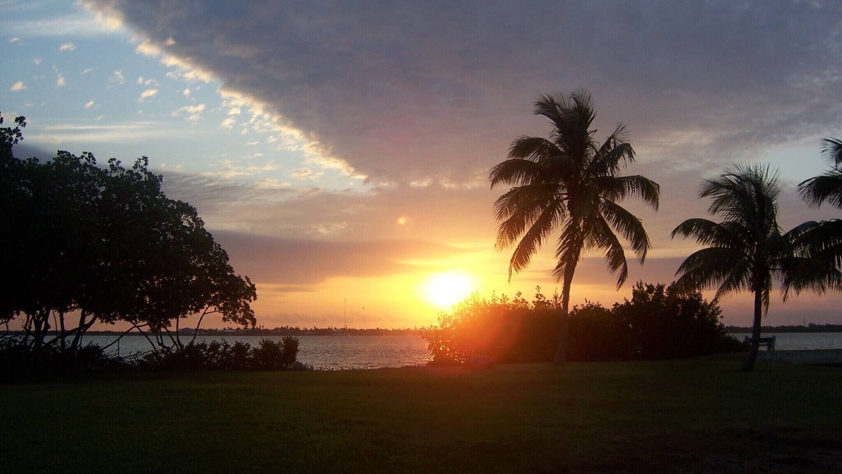 Little Torch Key Cottage | Direct Oceanfront Cottage-Sunrise View- #2,