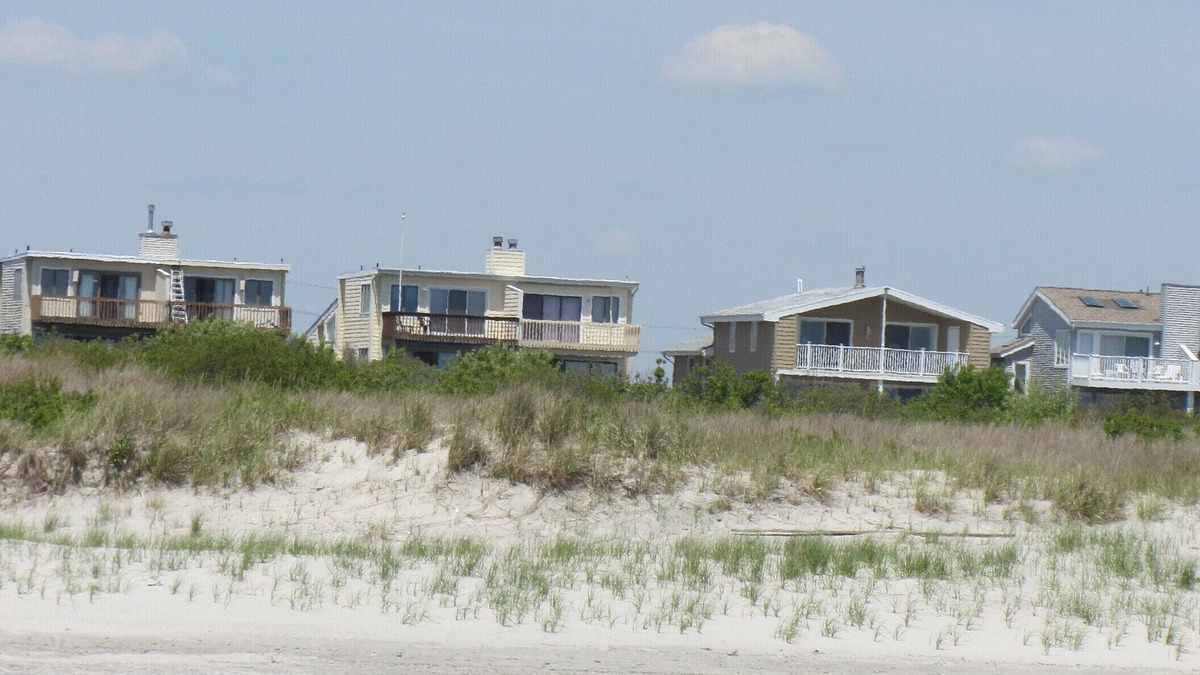 Southend House | Direct Oceanfront Home, Quiet Location Yet Close To Everything