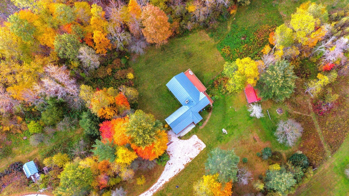 Pittsfield House | Direct Ride or Hike In & Out to GMT Trails - Hiking - Swimming - VAST