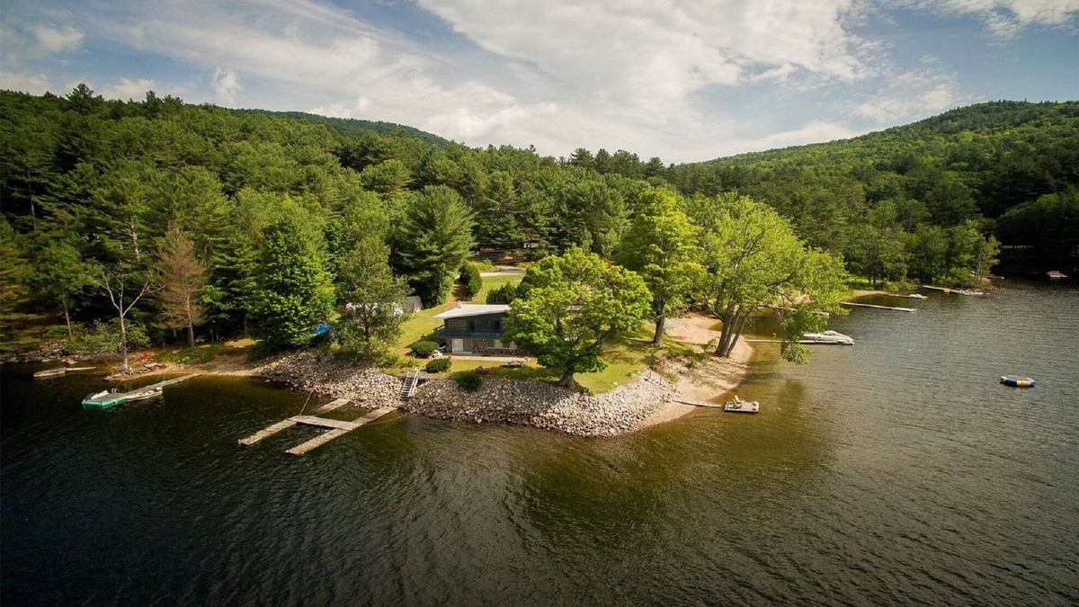 Hadley House | Direct Waterfront! 230ft of frontage. 6BRs, 2BAs and beautiful views!