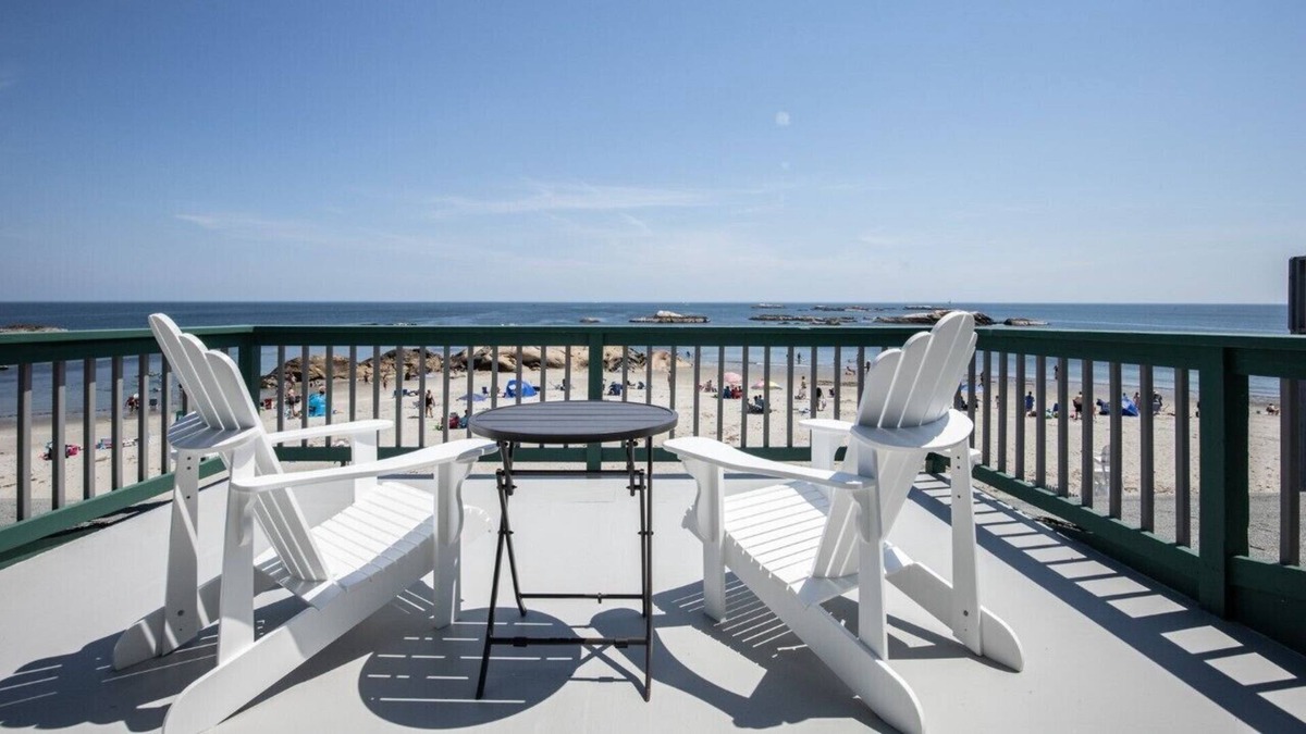 Minot House | DIRECTLY ON MINOT BEACH!!!