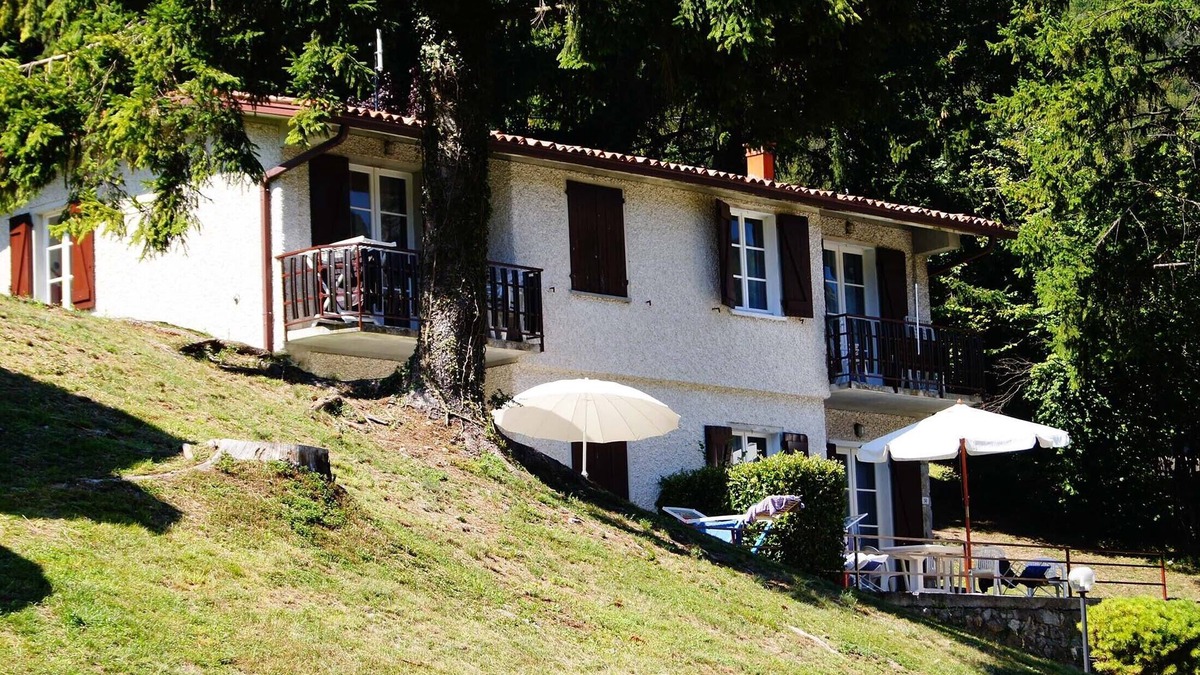 Idro Apartment | Directly on the lake with terrace