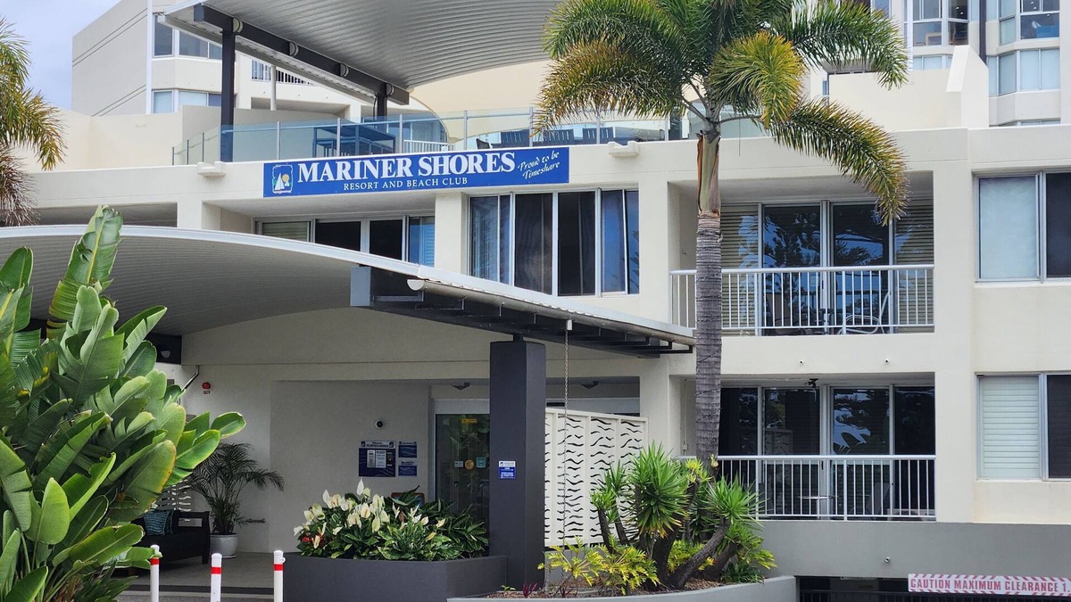 Miami Apartment | Directly Opposite Burleigh North Surf Club