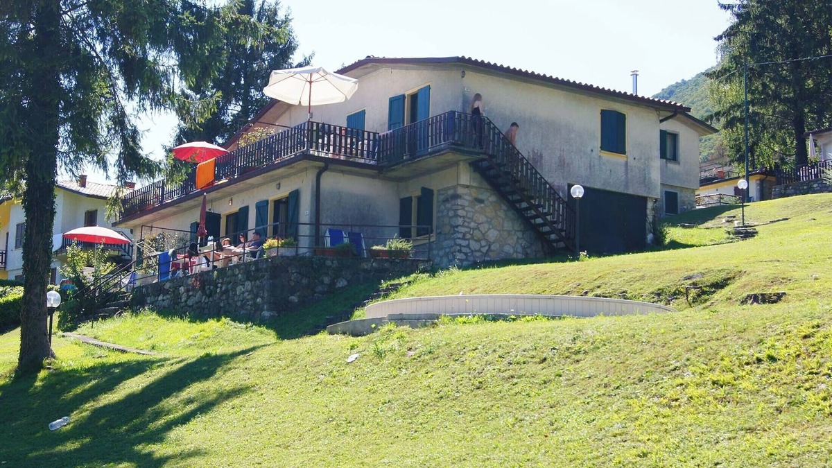 Idro Apartment | Direkt am See mit Terrasse und Zwei Schlafzimmern