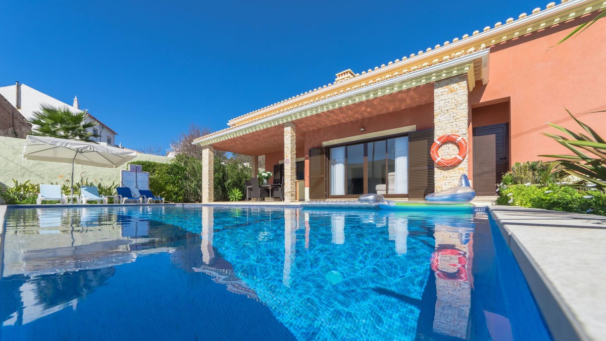 Sao Bartolomeu de Messines Villa | Discounted Modern 4 bedroom villa with private pool in S. B Messines