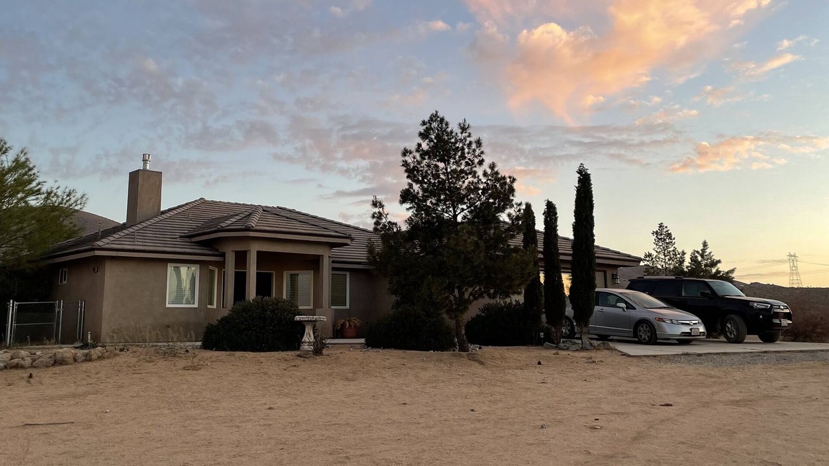 Apple Valley House | Disconnect from everything and reconnect with serenity