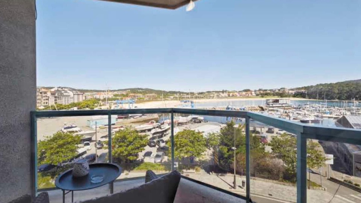 Portonovo Apartment | Disconnectsengalicia Port of Portonovo B