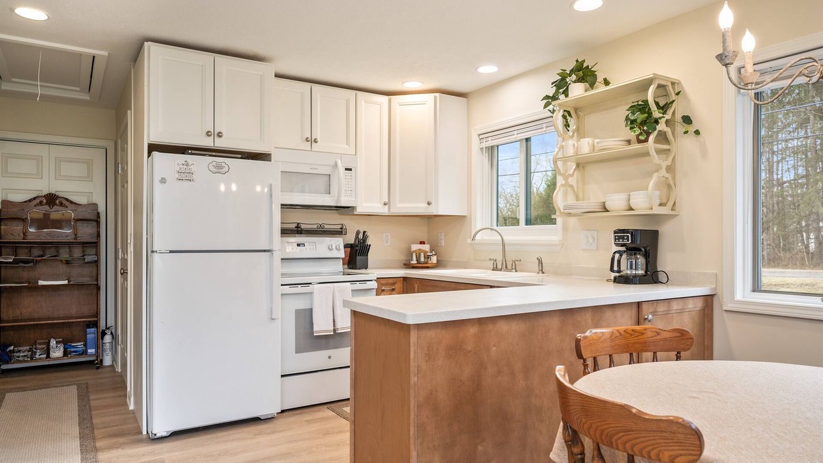 Naples Apartment | Discount!Charming 1BR Suite, Minutes from Skiing, Hiking, Wren's Roost