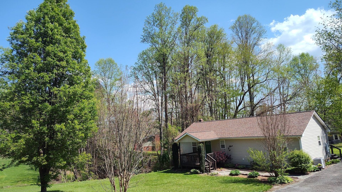 Fletcher House | DISCOUNT Nov Private home convenient to everythingnWNC AgCntr,Airprt,DT & more