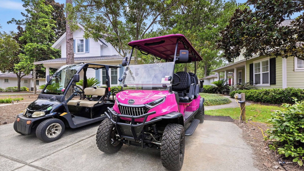 Laurel Grove House | Discounted! GOLF COURSE view home- Golf Cart - FREE Activities-Pool & Hot tub