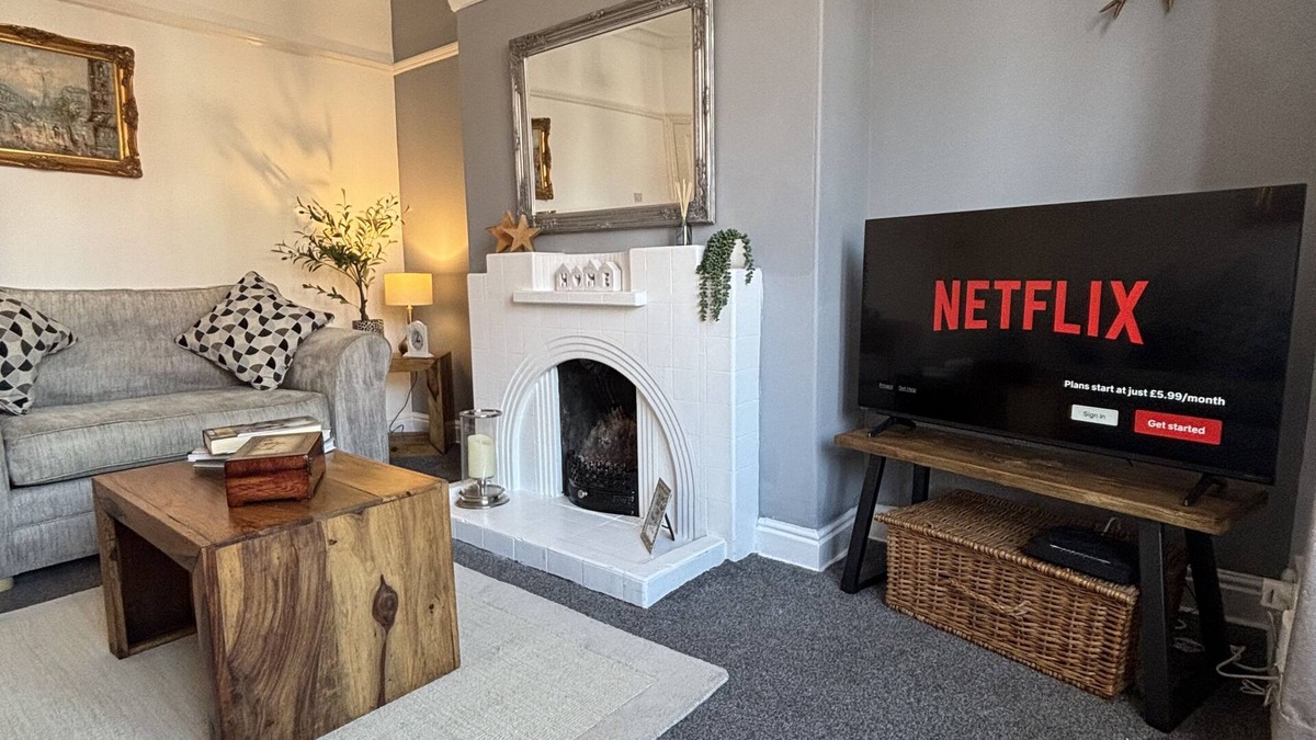 Doncaster House | Discounts/Family Contractors/FastWIFI FreeParking