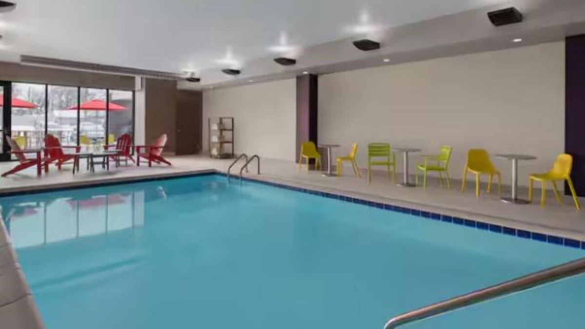 Des Moines Hotel | Discover Des Moines from a Cozy Suite Near Capitol – 3.1 Miles