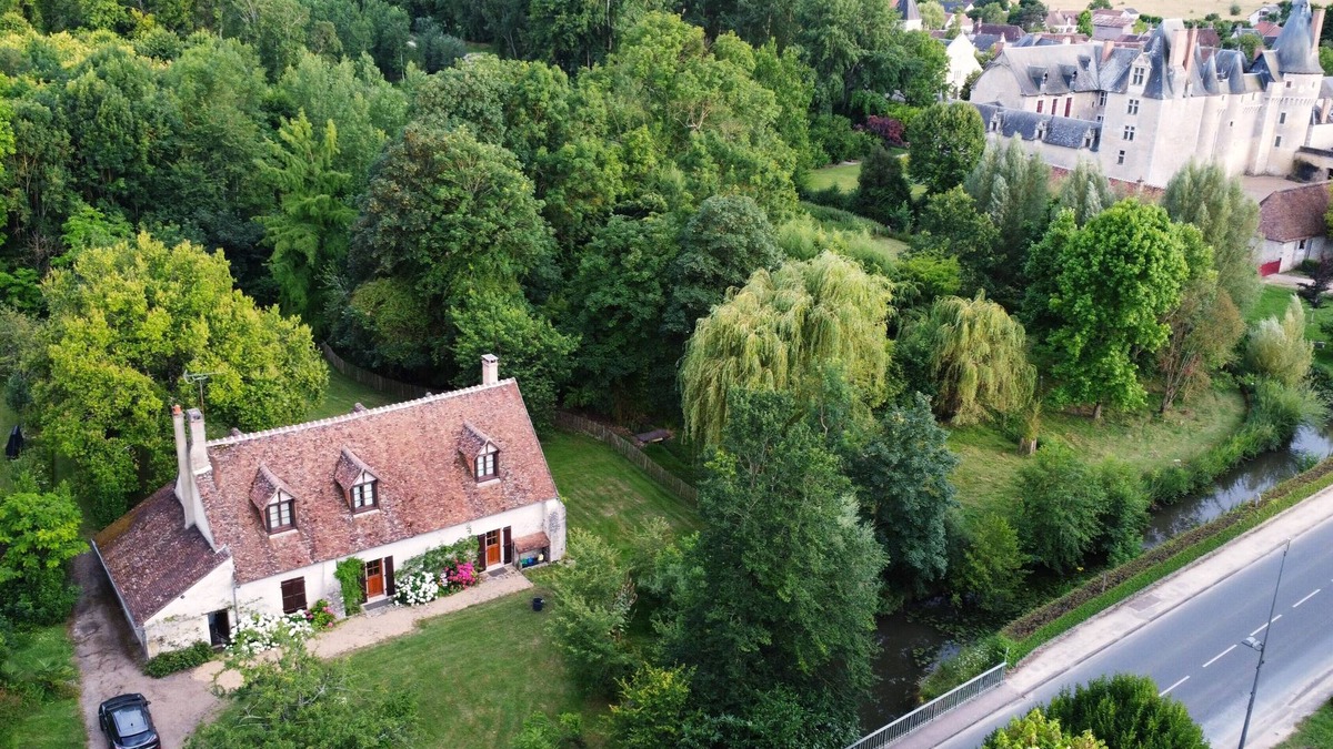 Fougeres-sur-Bievre House | Discover the 6 good reasons to choose this Gîte, Châteaux Loire, 8 pers 3 *