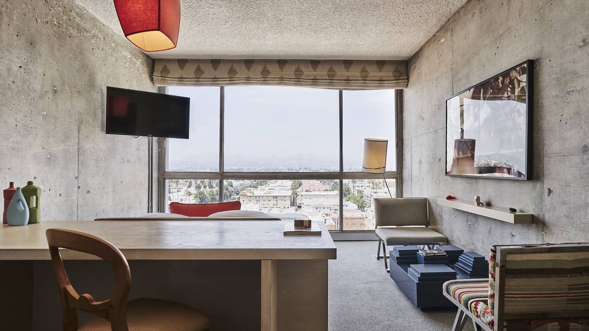 Wilshire Center Hotel | Discover Los Angeles, Central Retreat in Stylish Koreatown, Pool, Pets Allowed!