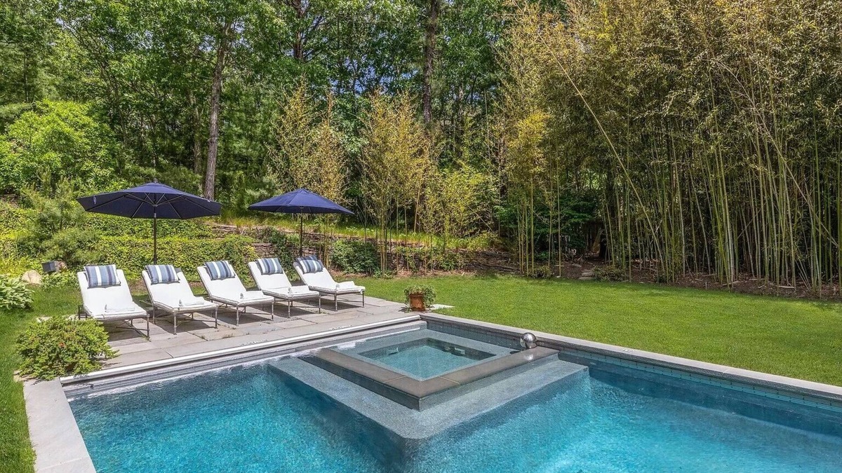 Northwest Harbor Villa | Discover Luxury and Serenity at Villa Edwards Hole in East Hampton