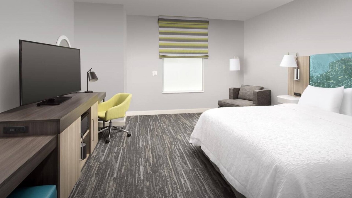 Seybold Hotel | Discover Miami with Us! Free Breakfast, Pet-friendly, Outdoor Pool!