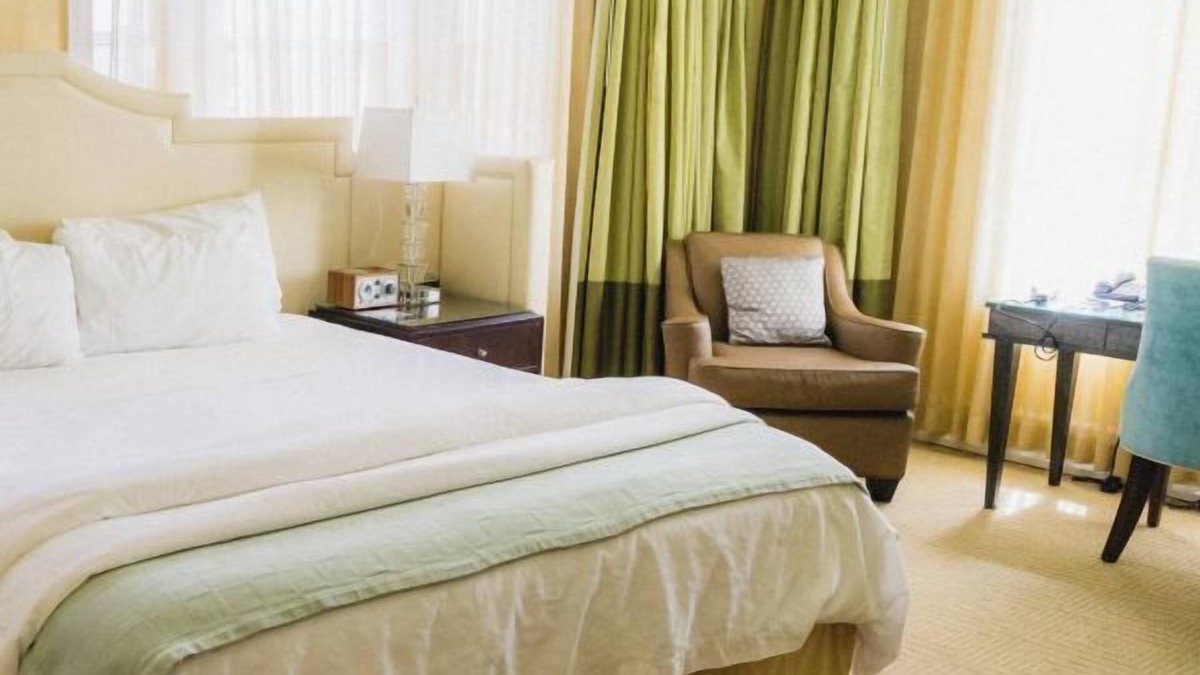 Goose Hollow Hotel | Discover Portland's Culture and Cuisine from a Vintage Hotel, Pet Friendly!