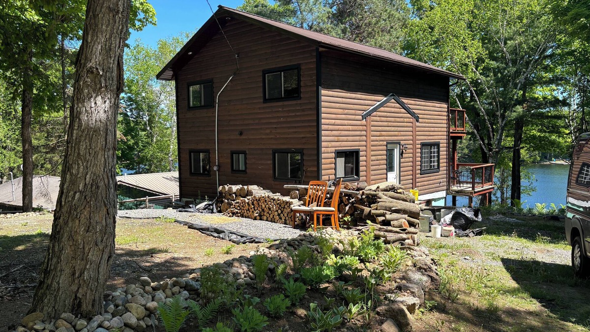 Faraday Cottage | Discover Serenity: Ultimate Summer Getaway Awaits at Charming Cottage Retreat!