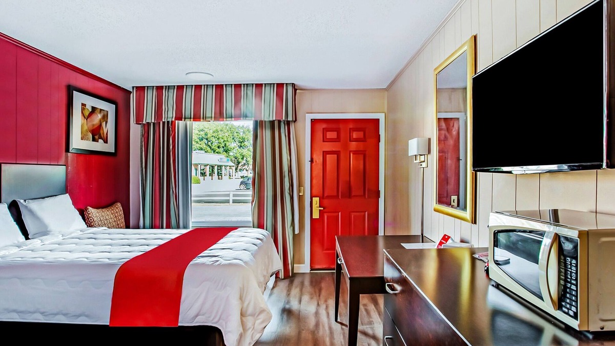 Ridgeland House | Discover South Carolina’s Lowcountry Gateway! Lodging with Free Parking